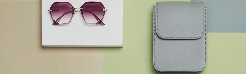 MUMUSO fashion pouch and sunglasses