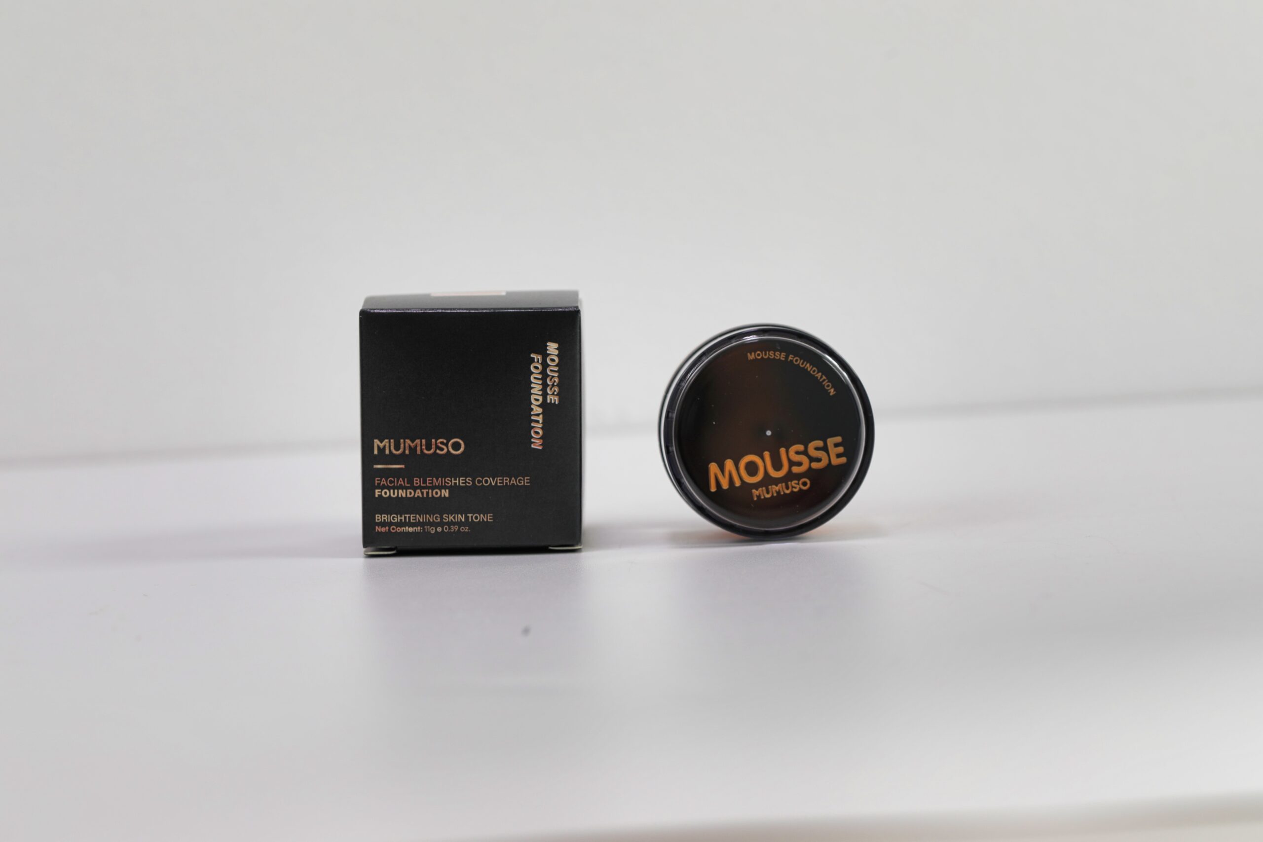 MUMUSO Mousse Foundation (01 Medium Beige) alternate product view