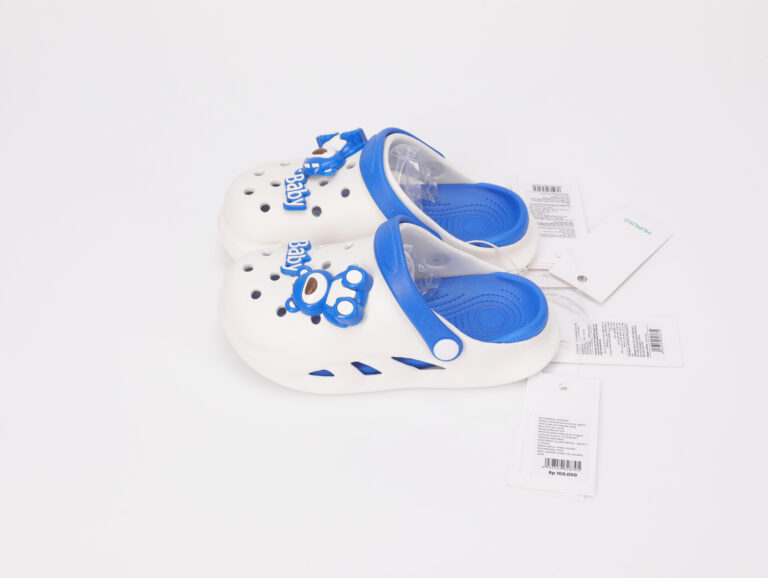 MUMUSO Cute Bear Non-Slip Garden Clogs For Kids (White & Blue/31-32) product image