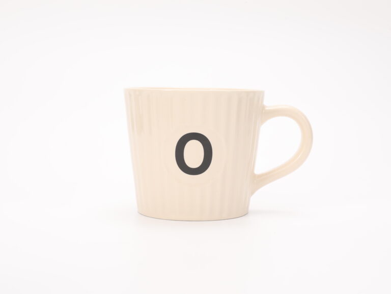MUMUSO Letter O Ribbed Ceramic Mug (380 ml/Beige) product image
