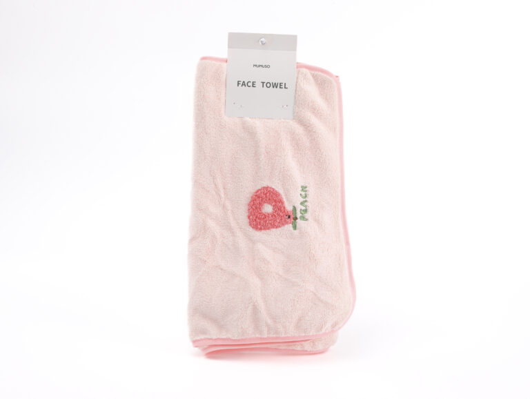 MUMUSO Fun Fruit Face Towel (Peach/Pink) product image