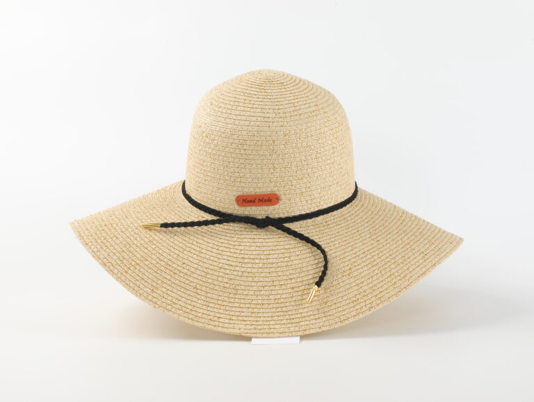 MUMUSO Shimmery Straw Hat With Label - Beige product image