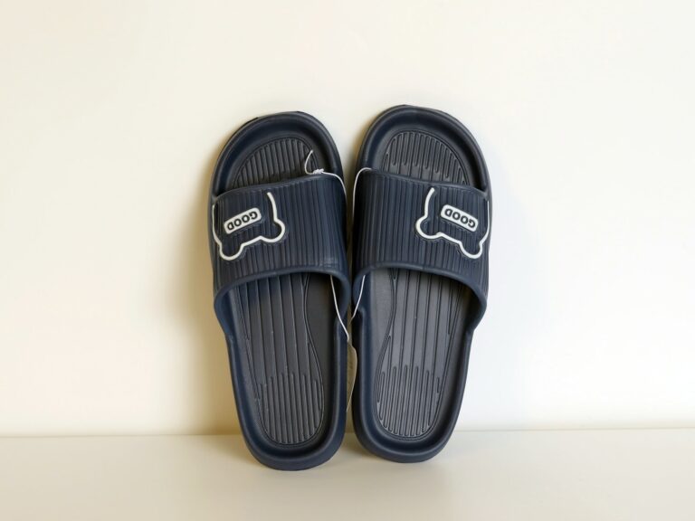 MUMUSO Little Bear Slippers (Navy Blue/42-43) product image