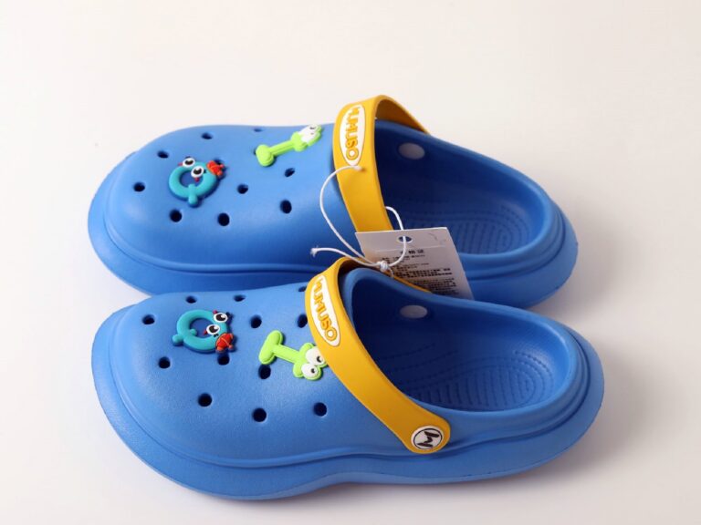 MUMUSO Kids' Garden Clogs (Blue/30-31) product image