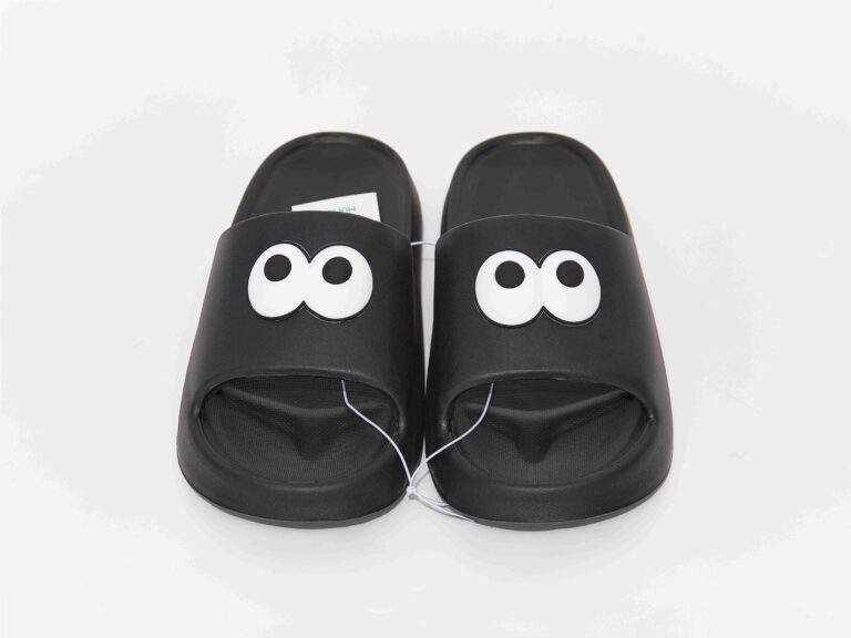 MUMUSO Men's Big Eyes Slippers (Black 42/43) product image