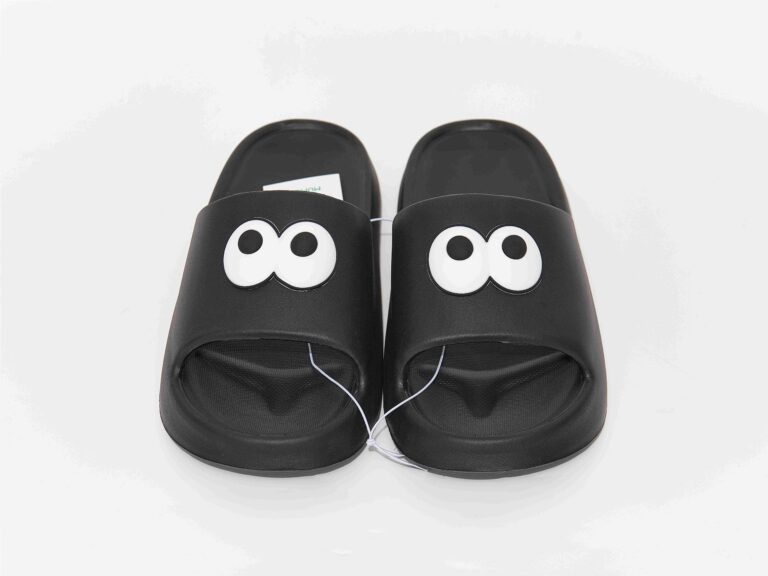 MUMUSO Men's Big Eyes Slippers (Black 40/41) product image