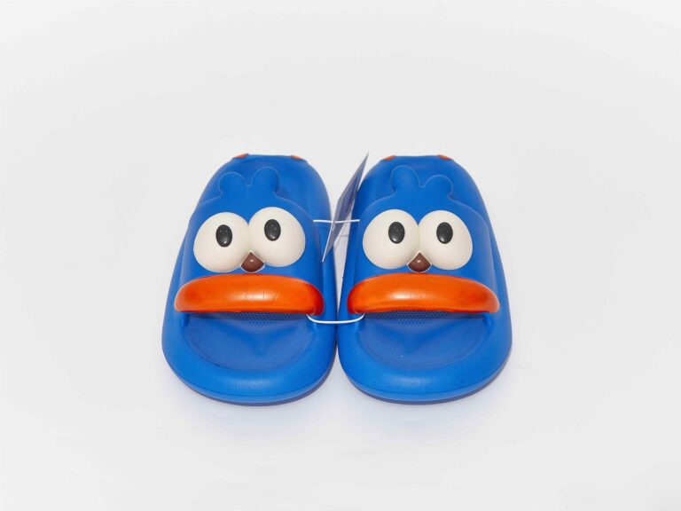 MUMUSO Kid's 3D Eyes Slippers (Blue 30/31) product image