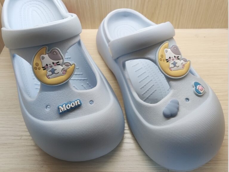 MUMUSO Women's Sweet Garden Clogs (Sky Blue/37-38) product image